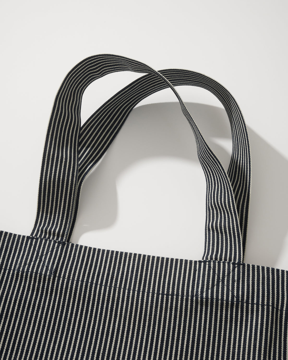 NOT WORKING NW702 VERTICAL TOTE BAG 黑白間條色 手挽