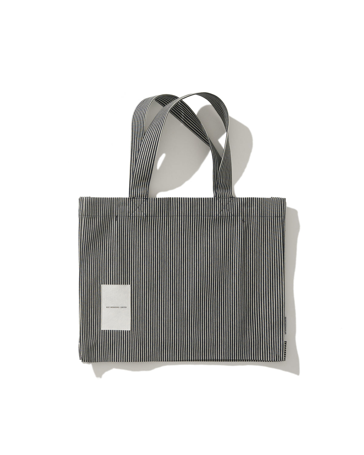 NOT WORKING NW702 HORIZONTAL TOTE BAG 黑白間條色 正面