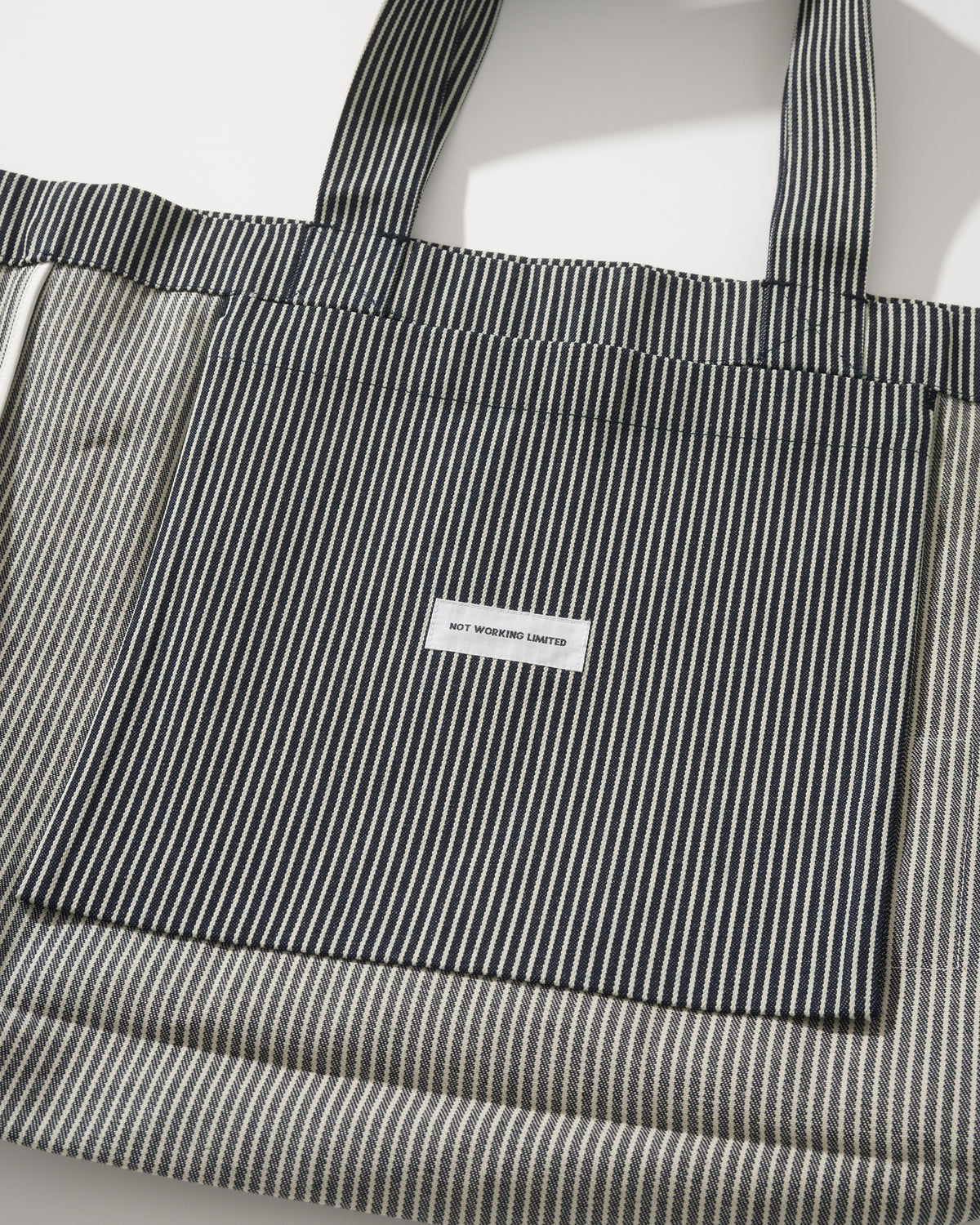 NOT WORKING NW702 HORIZONTAL TOTE BAG 黑白間條色 內袋細節