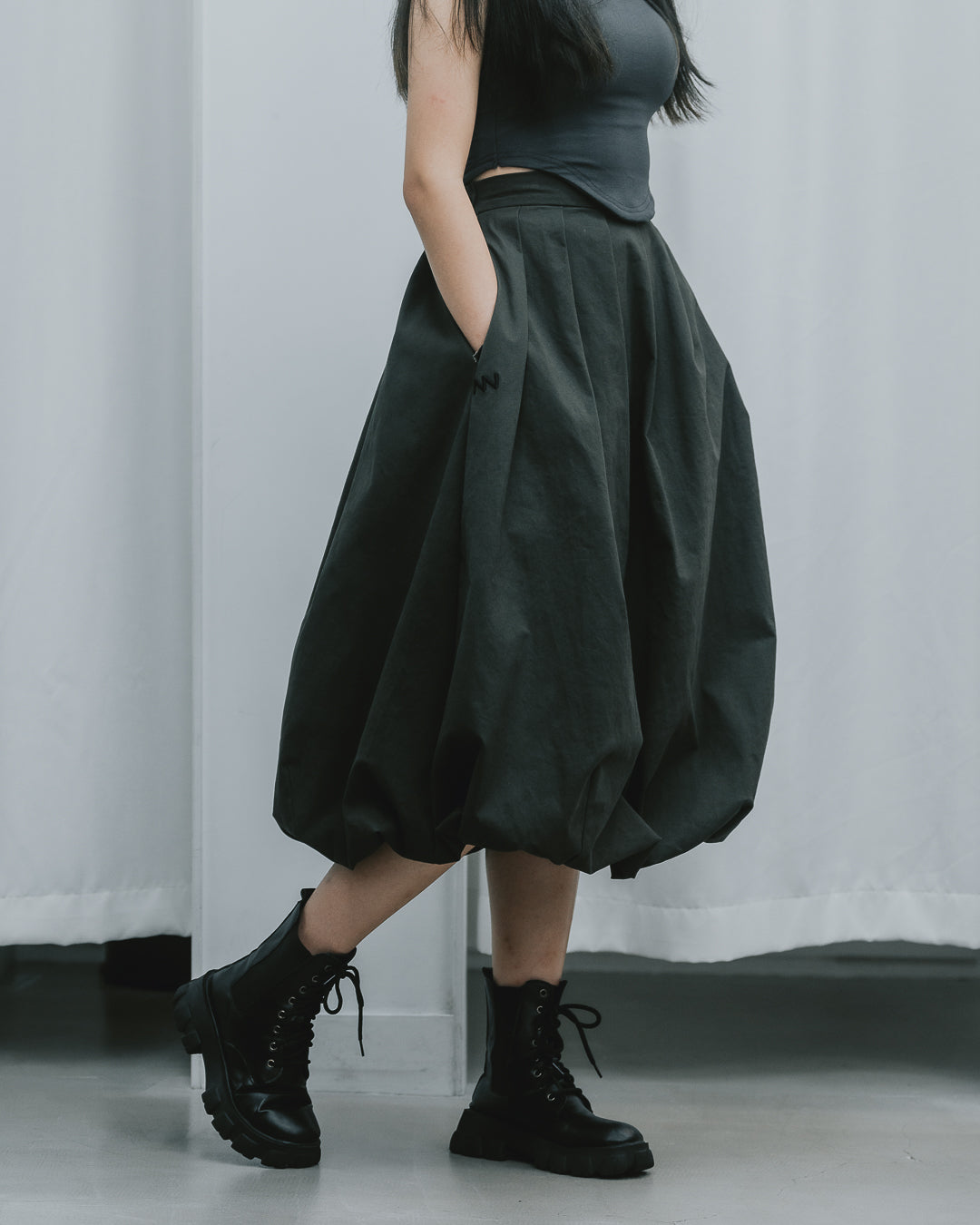 NOT WORKING V / LANTERN SKIRT