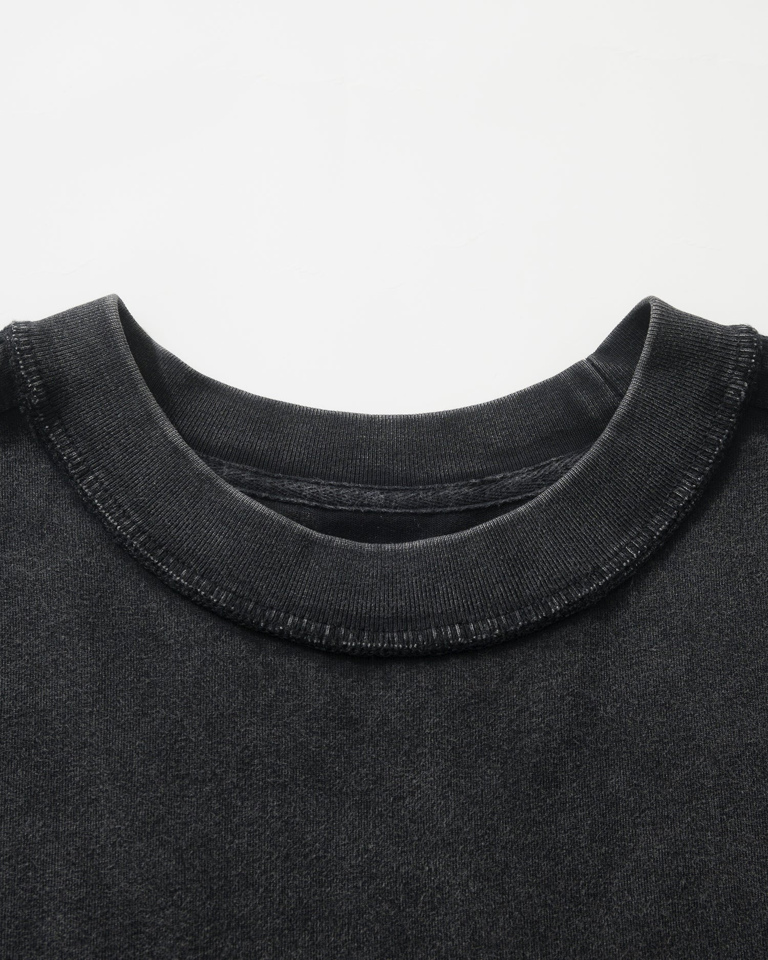 UST001 - UNAMED TEE / ACID WASH BLACK