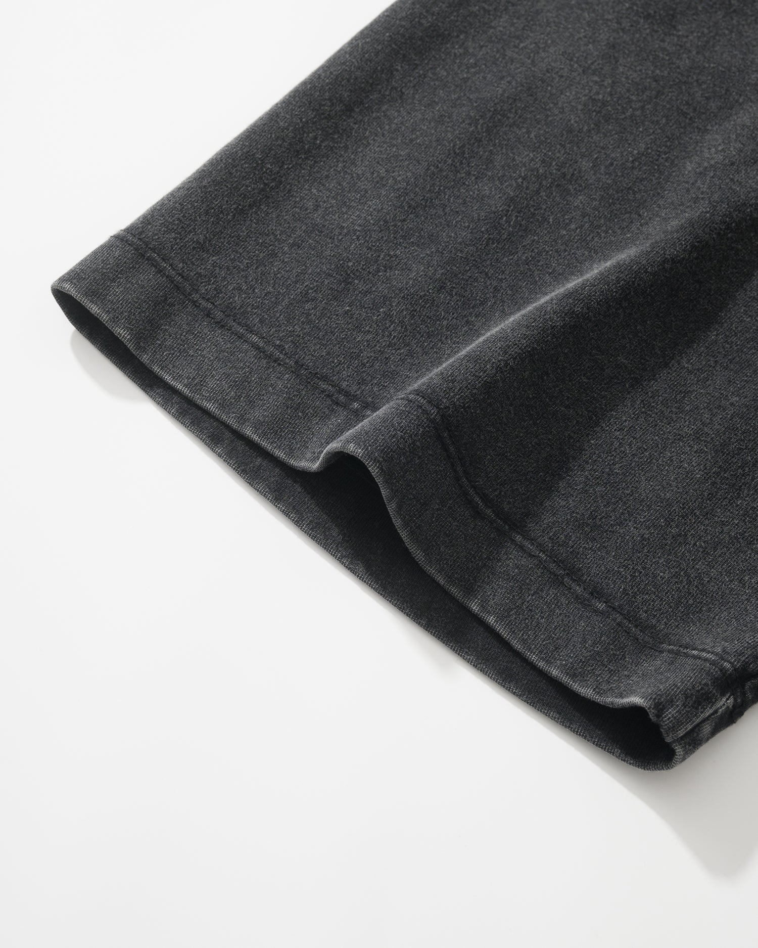 UST001 - UNAMED TEE / ACID WASH BLACK