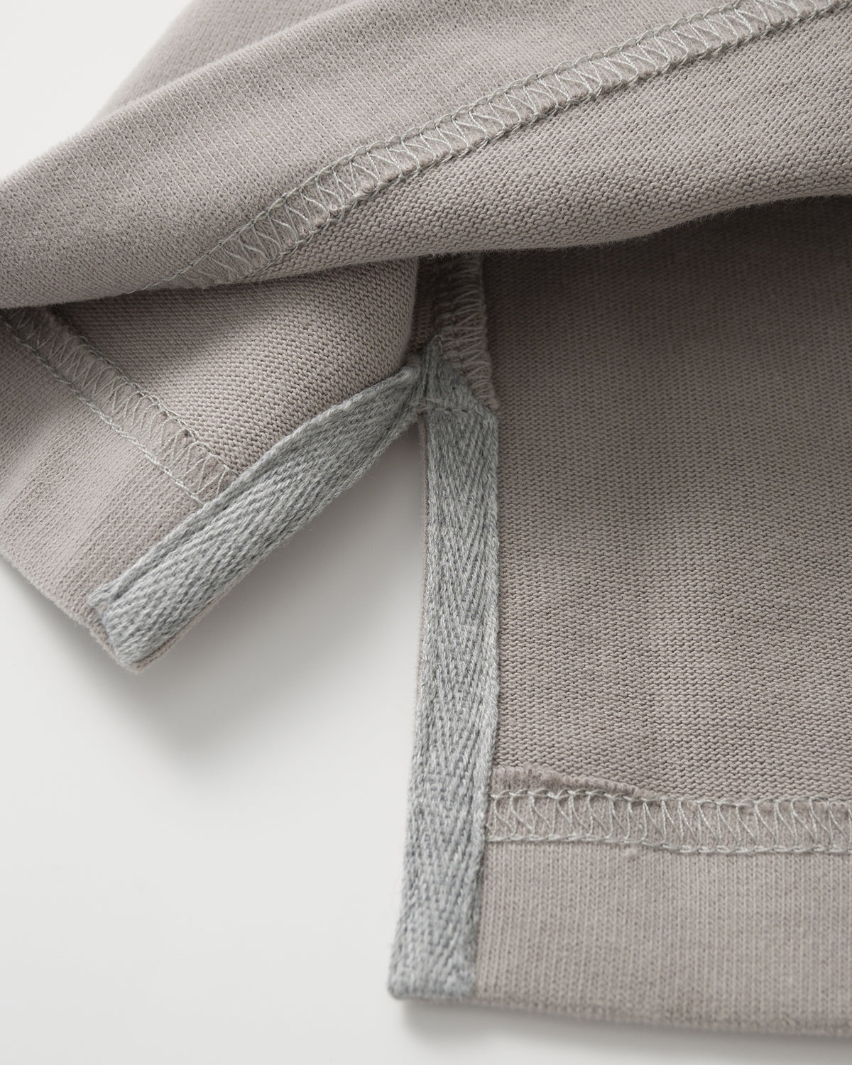 NW VI / NW223 / V-NECK POCKET VEST / LIGHT GREY