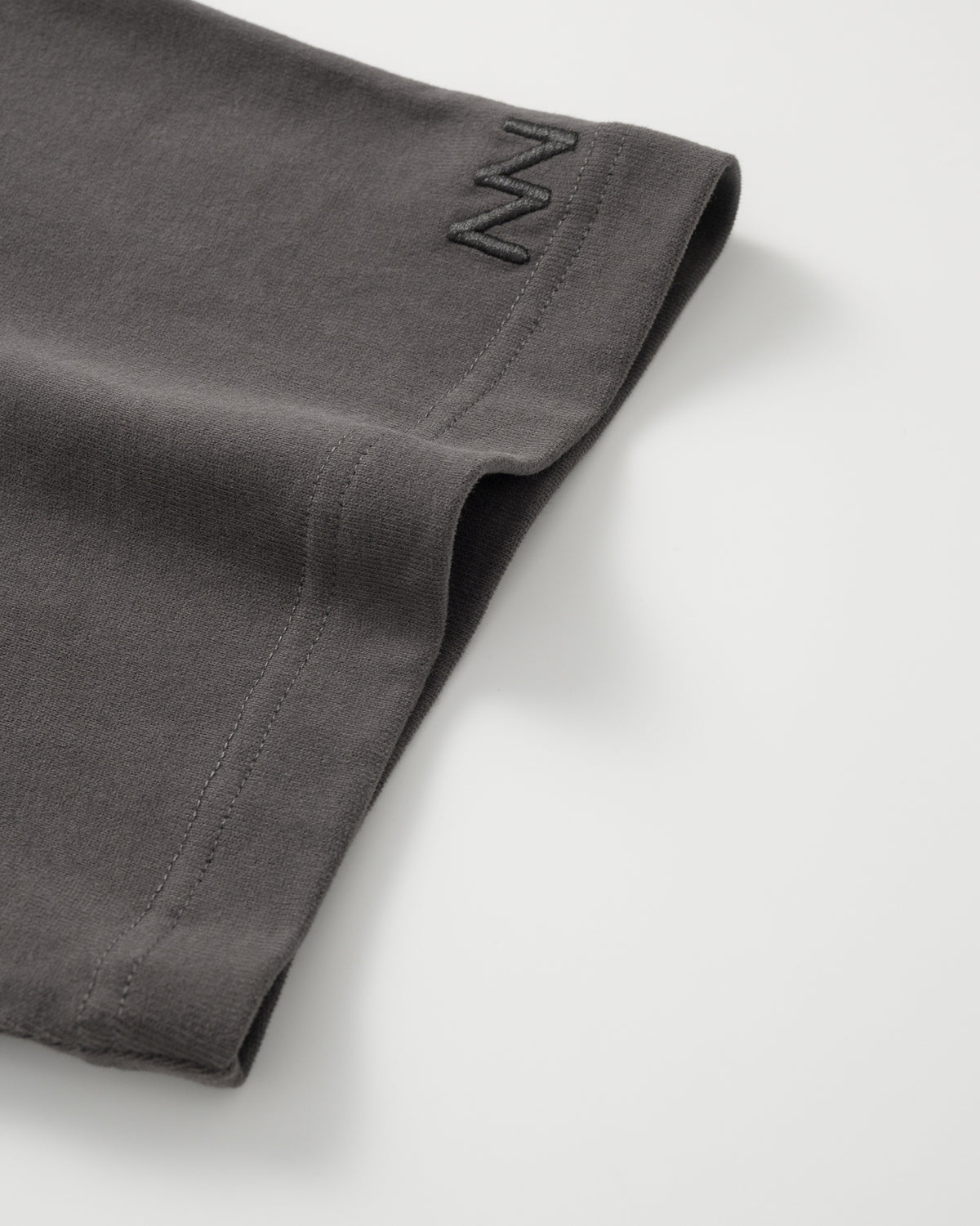 NW VI / NW226 / DARK GREY