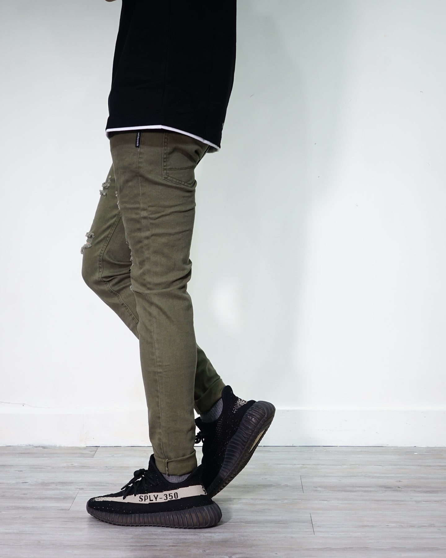 UT050GN | SCRAPPING SKINNY-JEANS-UNTOUCHED UNITED