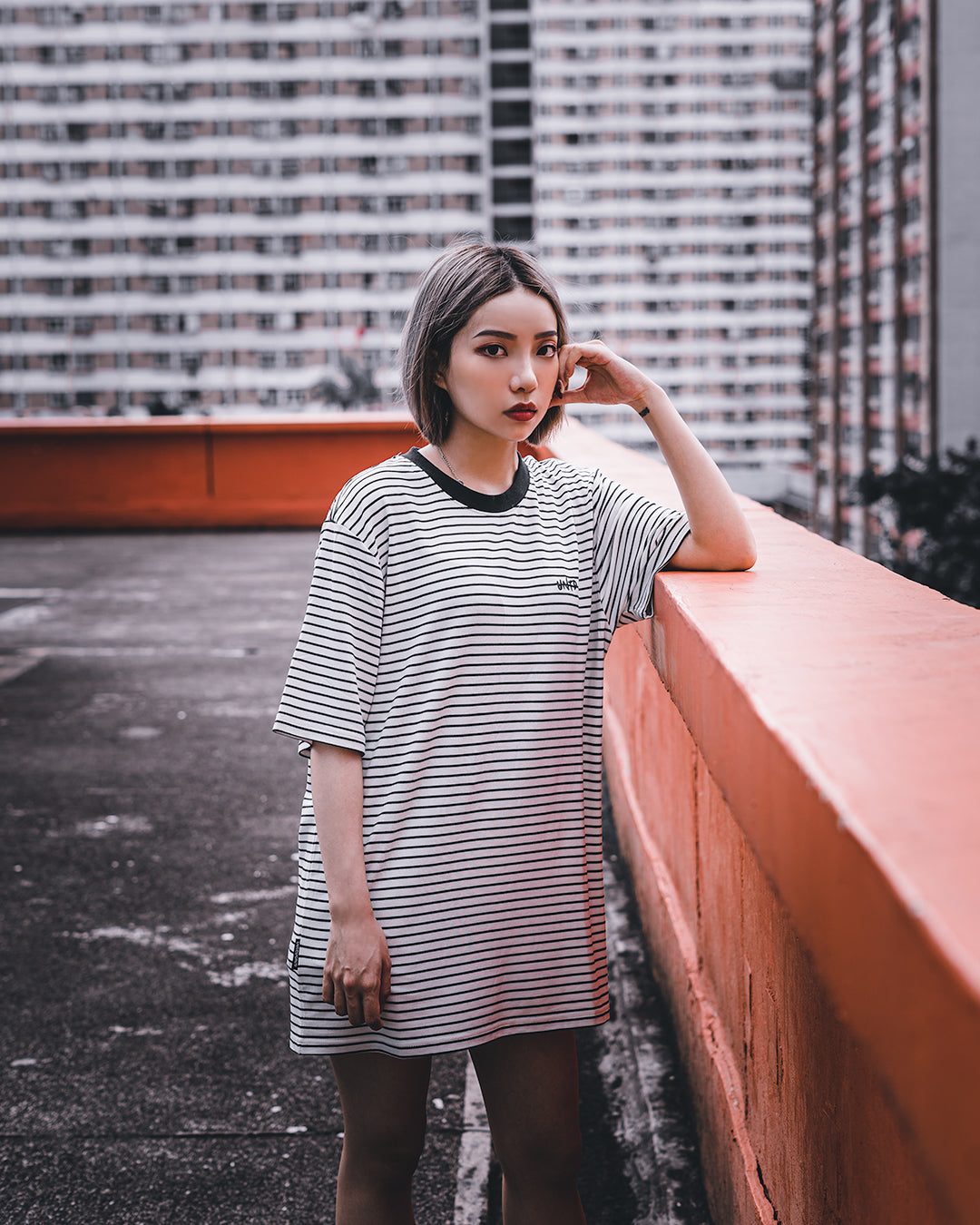 UT082WH | STRIPE TEE-TEE-UNTOUCHED UNITED