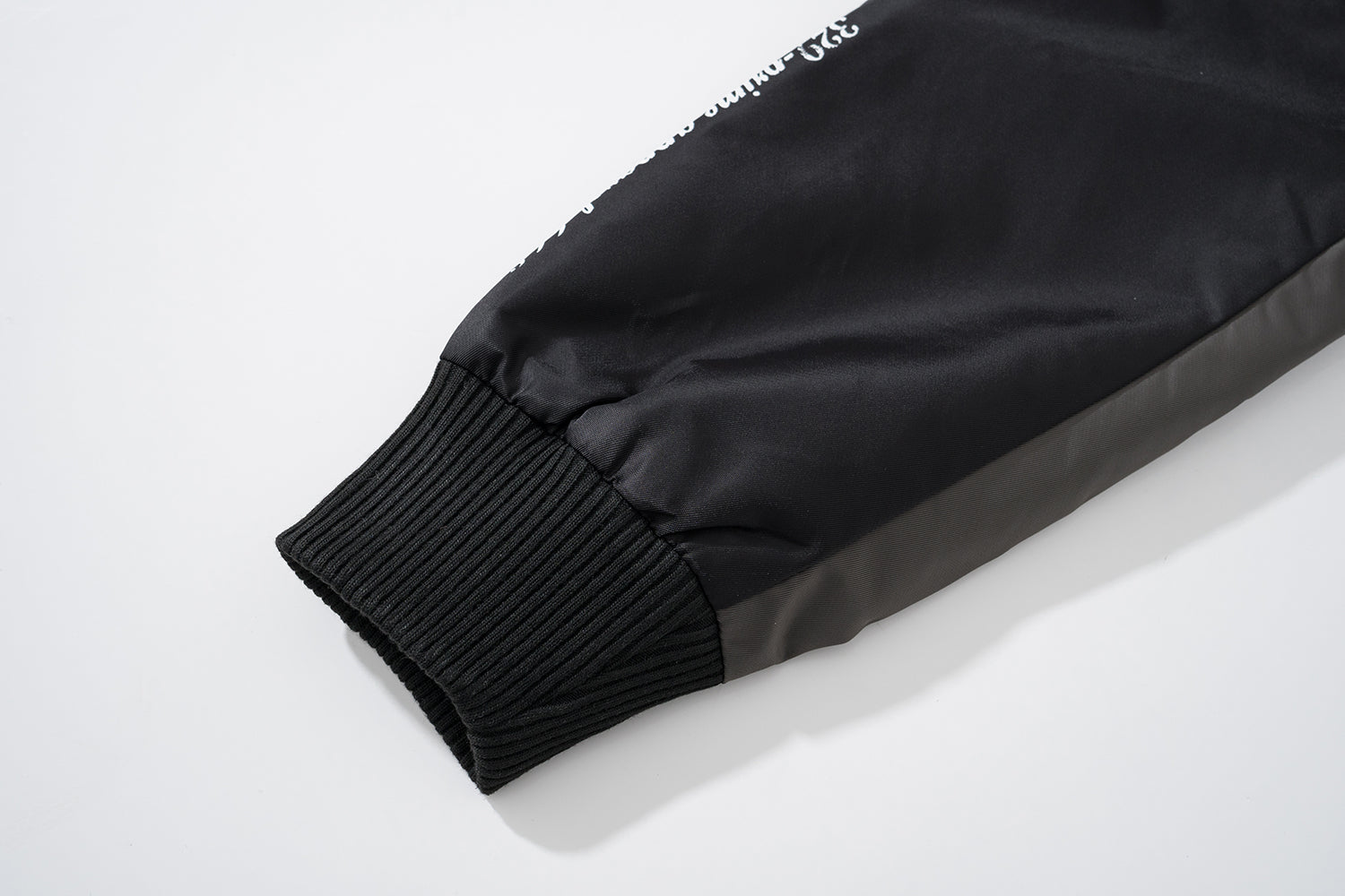 UT118BK | FIRST YEAR | MA1 JACKET