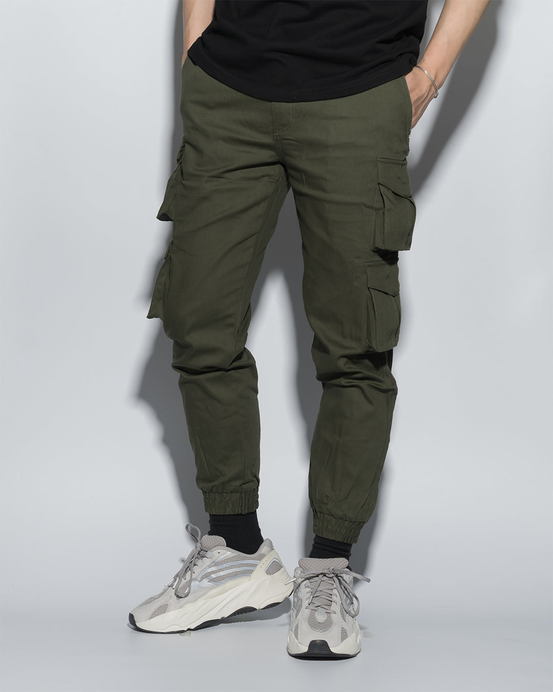 UT002XGN | ARMYX JOGGERS - 4P-JOGGERS-UNTOUCHED UNITED