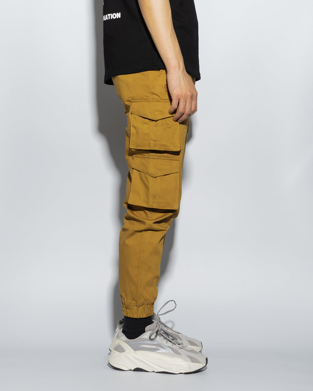 UT002XYL | ARMYX JOGGERS - 4P-JOGGERS-UNTOUCHED UNITED
