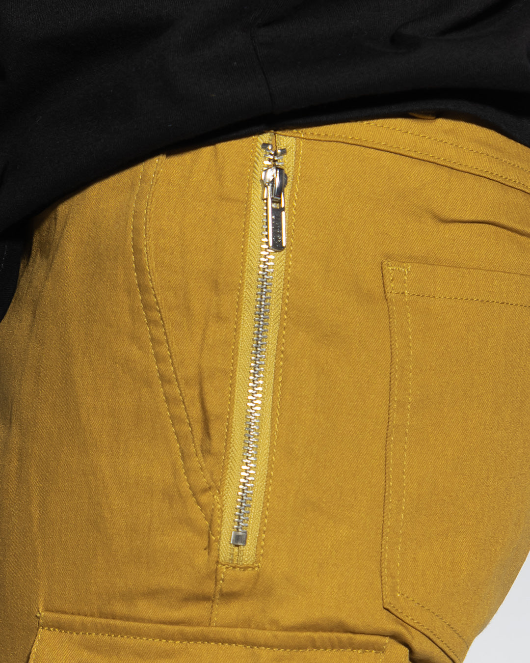 UT002XYL | ARMYX JOGGERS - 4P-JOGGERS-UNTOUCHED UNITED