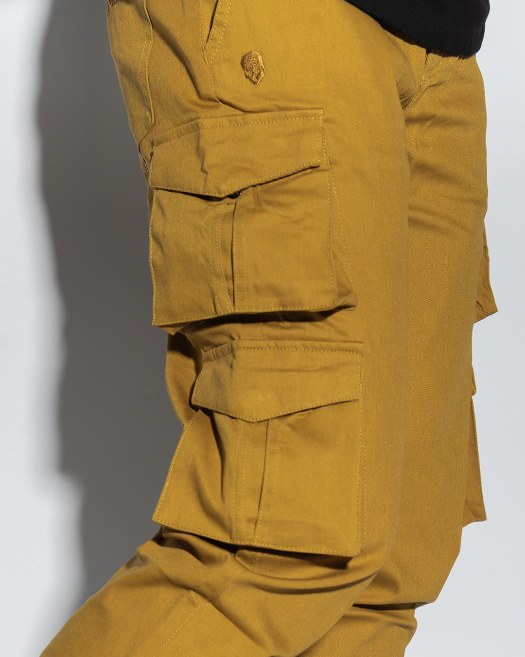 UT002XYL | ARMYX JOGGERS - 4P-JOGGERS-UNTOUCHED UNITED