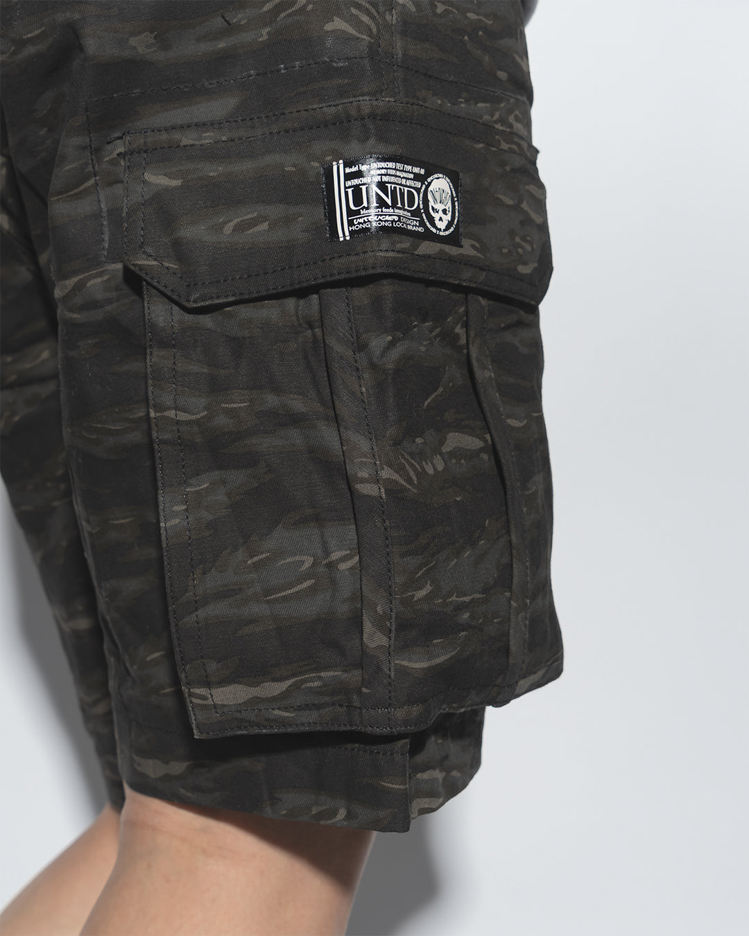 SG00T3 | DOUBLE FIRE ARMY SHORTS-SHORTS-UNTOUCHED UNITED