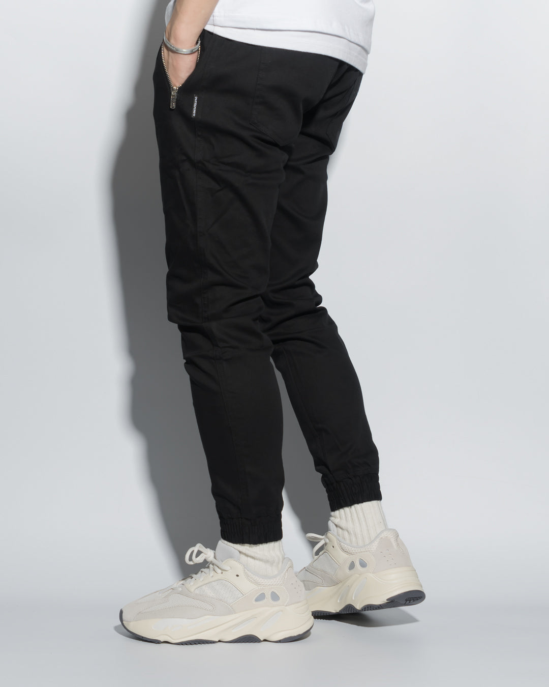 UT042BK | SIMPLEX JOGGERS-JOGGERS-UNTOUCHED UNITED