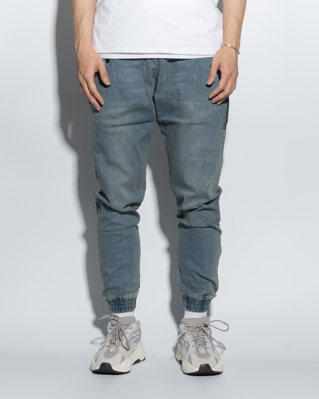 UT029XNY | WASHED DENIM JOGGERS-JOGGERS-UNTOUCHED UNITED