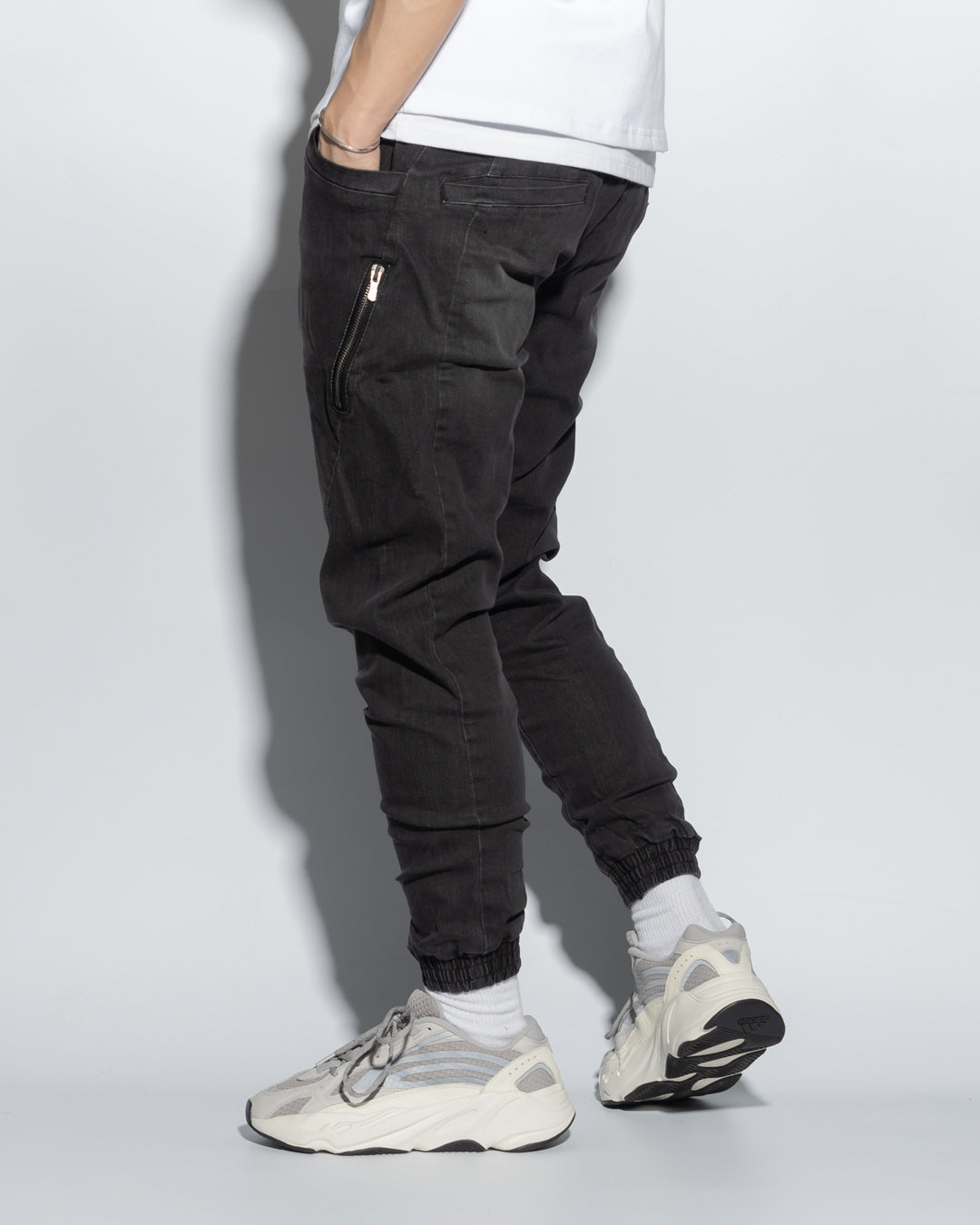 UT029XBK | WASHED DENIM JOGGERS-JOGGERS-UNTOUCHED UNITED