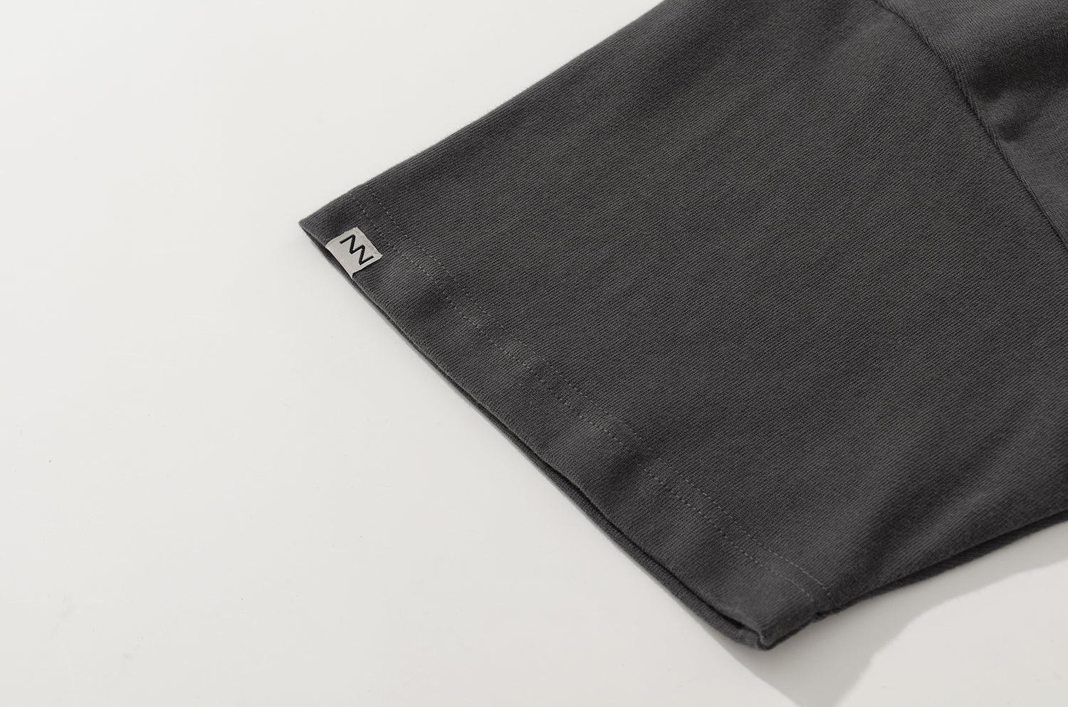 NOT WORKING V / OVERSIZED K-POCKET TEE