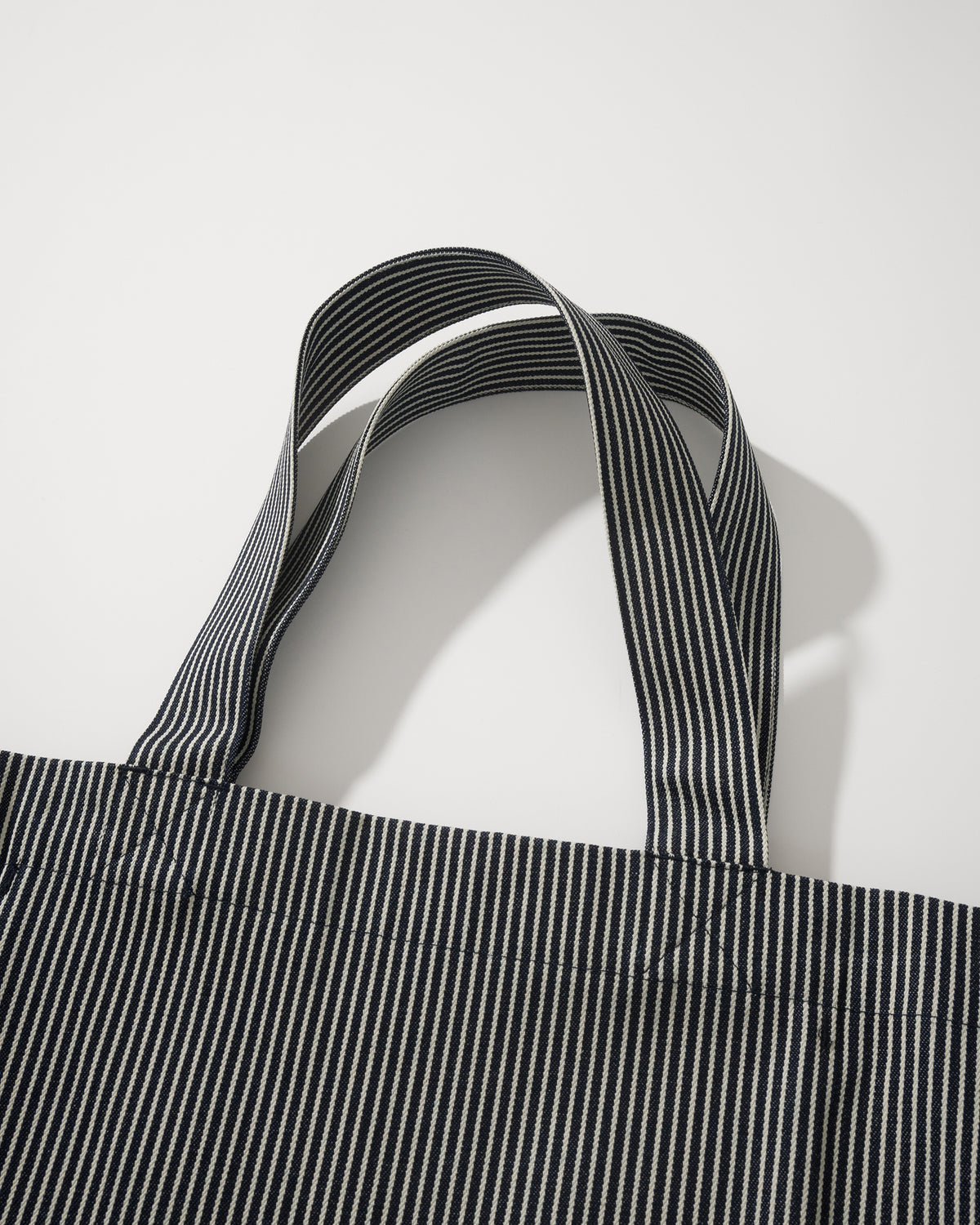 NOT WORKING NW702 HORIZONTAL TOTE BAG 黑白間條色 手挽