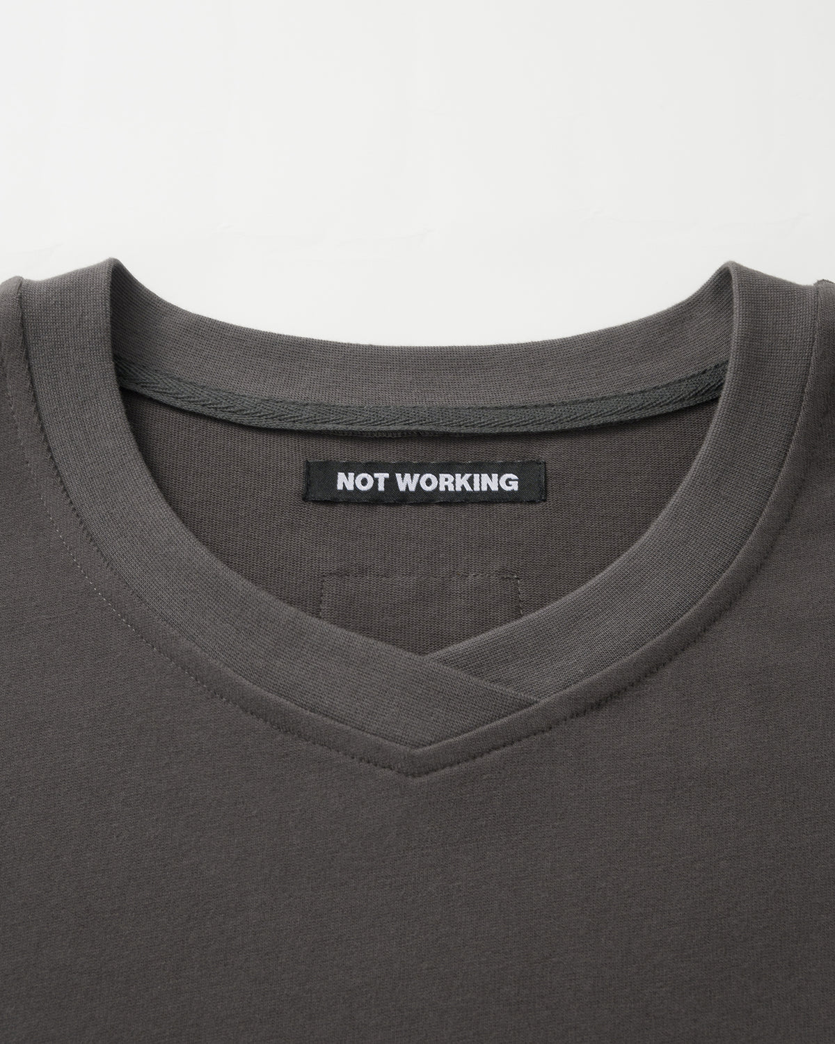NW VI / NW223 / V-NECK POCKET VEST / DARK GREY