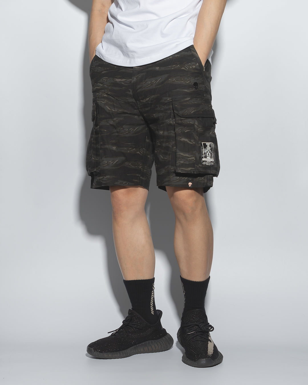 SG00T3 | DOUBLE FIRE ARMY SHORTS-SHORTS-UNTOUCHED UNITED