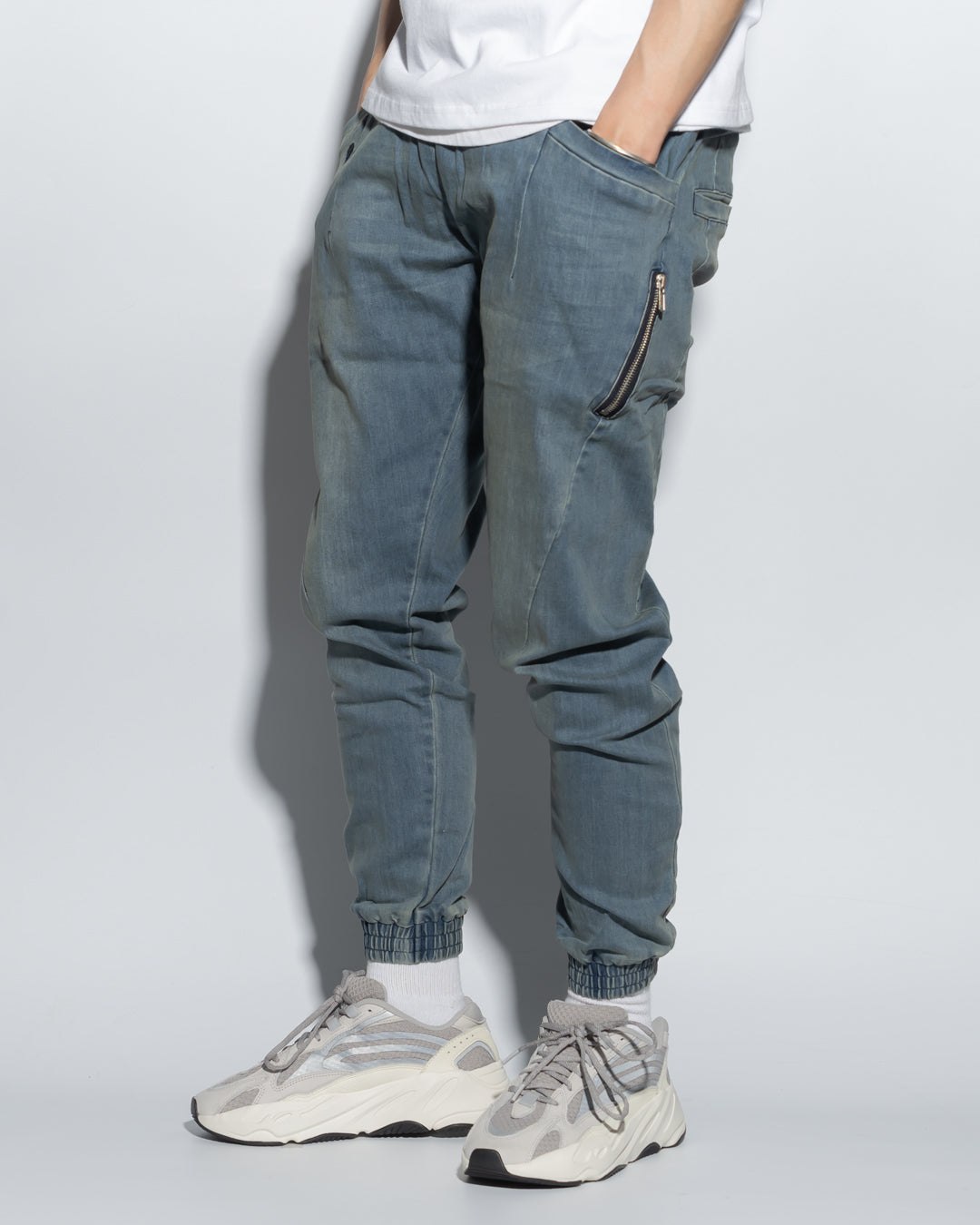 UT029XNY | WASHED DENIM JOGGERS-JOGGERS-UNTOUCHED UNITED