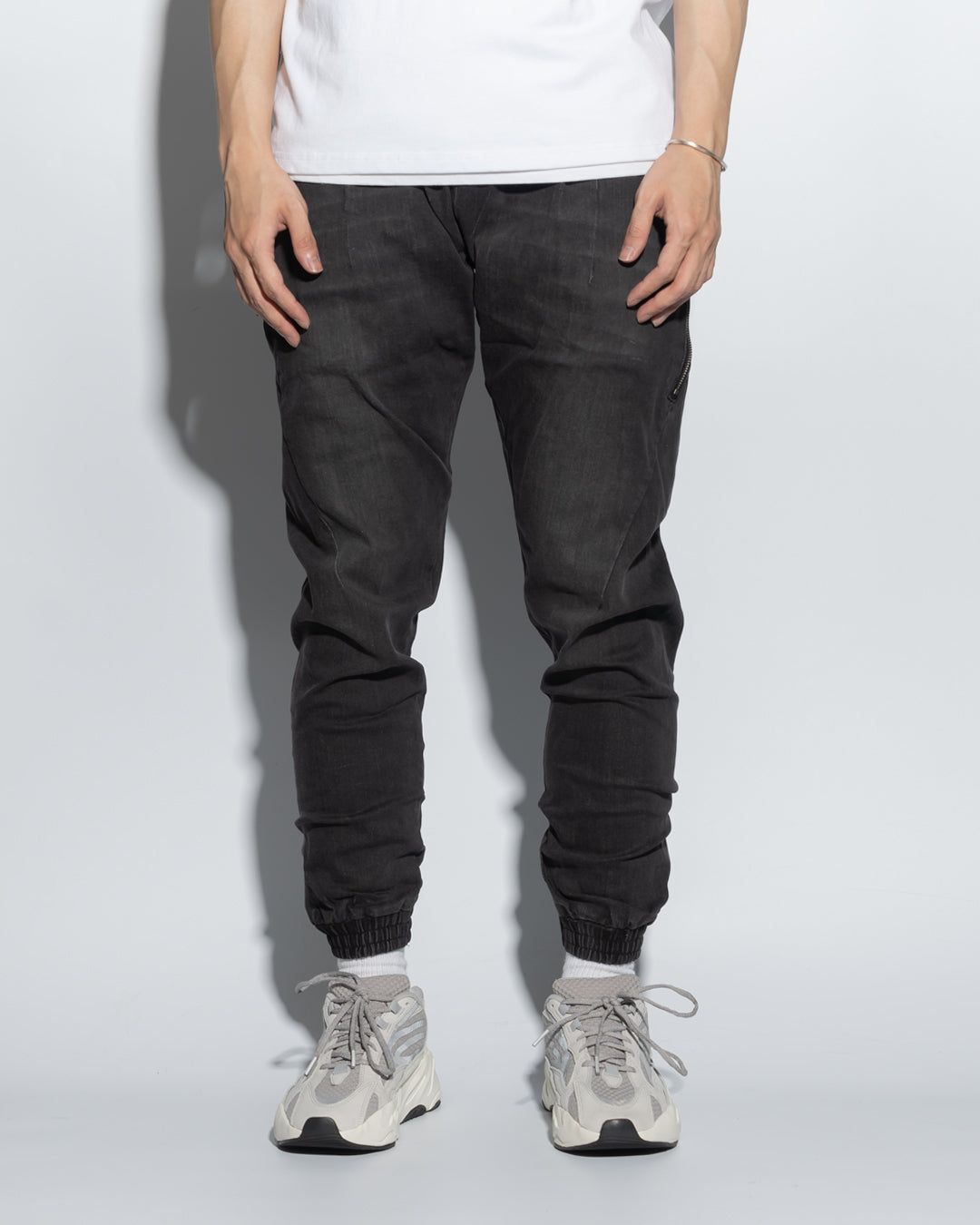 UT029XBK | WASHED DENIM JOGGERS-JOGGERS-UNTOUCHED UNITED