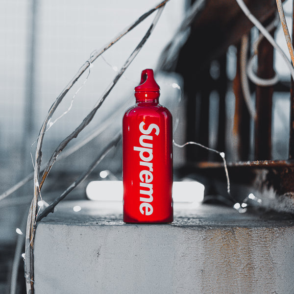 SUPREME - SIGG Traveller 0.6L Water Bottle – UNTOUCHED 